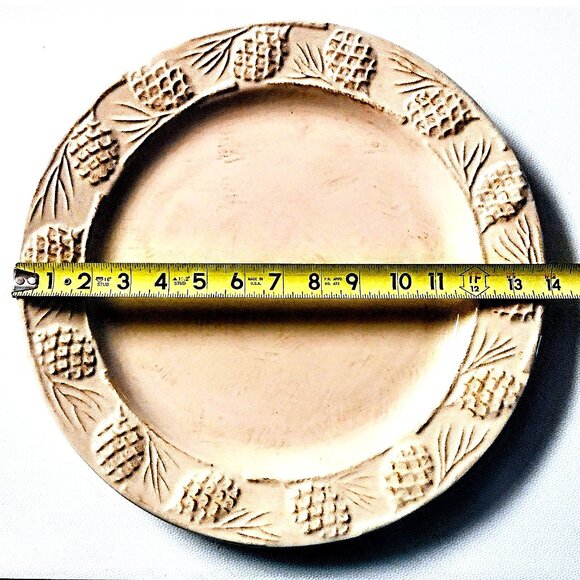 Vintage 14" Round Tan Ceramic Platter ~ Embossed Pinecone Border ~ Excell. Cond. - Picture 6 of 8
